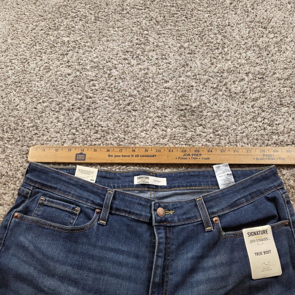 Signature Levi Strauss Jeans Womens 18 True Boot Stretch Dark Wash Denim Tags - Picture 2 of 8